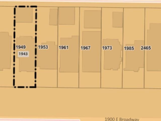 1943 Broadway E