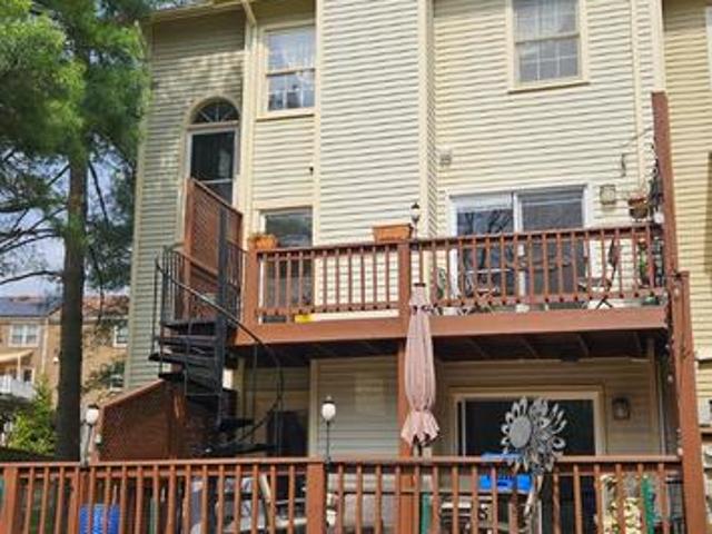 1943 Hickory Hill Lane
