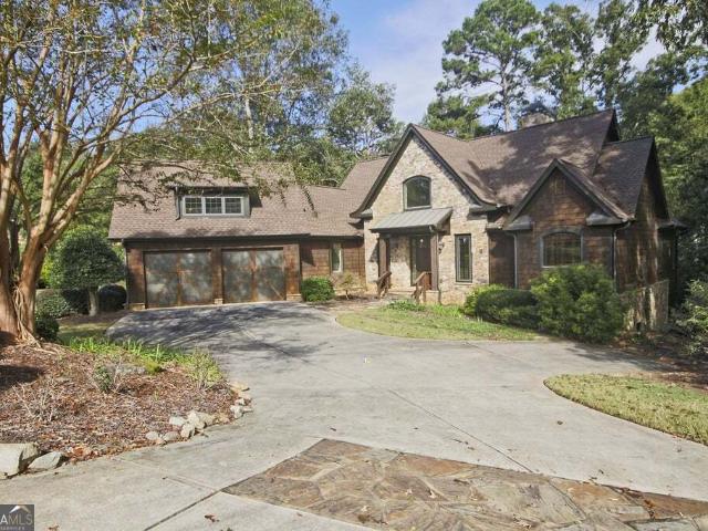 194 Edgewater Trail S