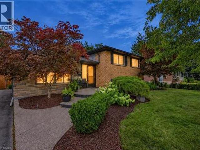 194 Foxbar Road, Burlington, ON, L7L 2Z9 house for sale | Listing ID 40866 | Royal LePage