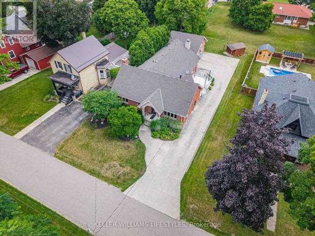194 High Street, North Middlesex Ailsa Craig, ON, N0M 1A0 house for sale | Listing ID X13560 | Royal LePage