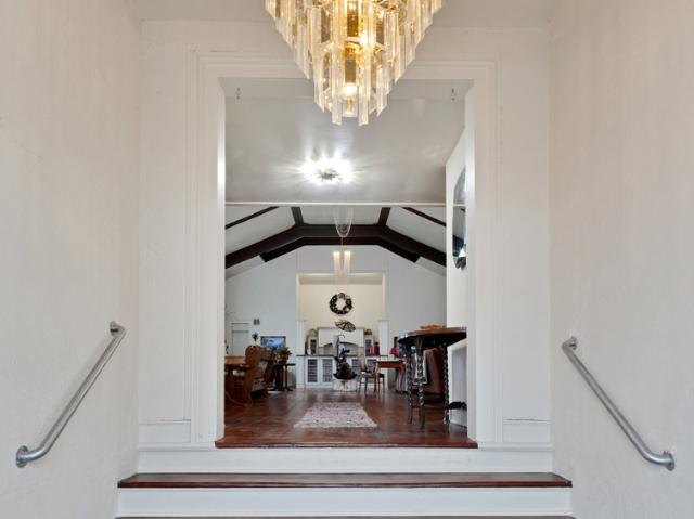 194 N Entrance Avenue