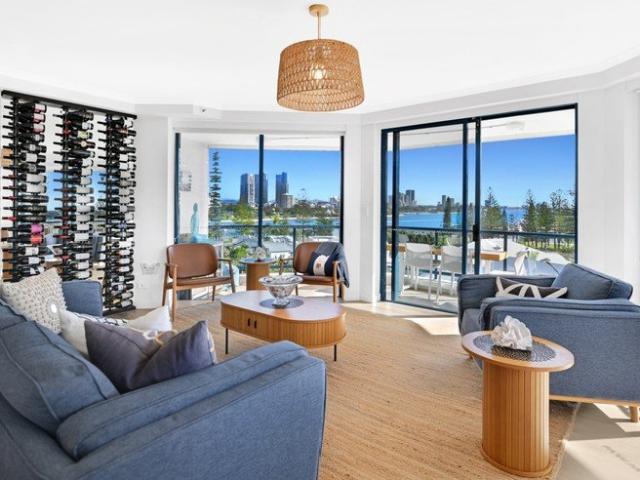 194m2 OF LUXURY LIVING OVERLOOKING THE BROADWATER DON'T MISS THIS MAIN BEACH GOLDEN OPPORTUNITY