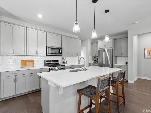 1954 Canyonpoint Lane