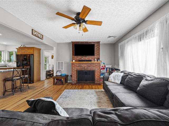 1957 Lakeville Road