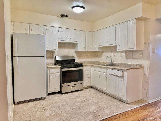 1958 Burke Avenue, Unit 2