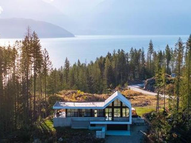 1950 Sidmouth Road, Revelstoke, BC, V0E 2S0 Luxury House for sale | Listing ID 10385 | Royal LePage Carriage Trade Luxury Properties