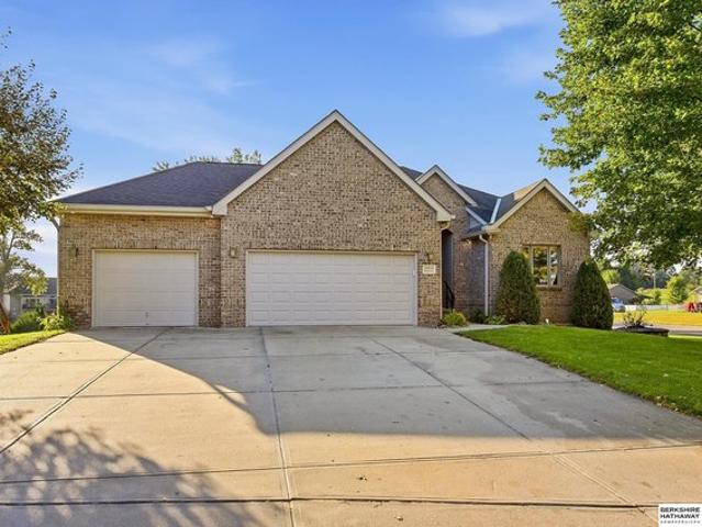 19515 Lakeside Cir, Plattsmouth, NE 68048