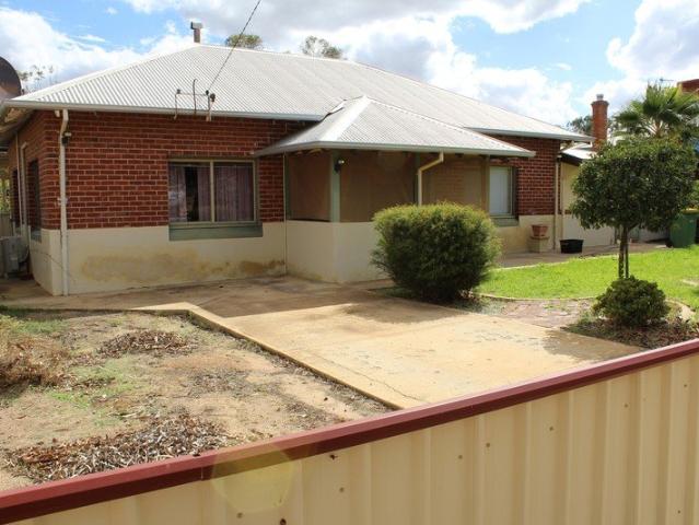 1952 CHARACTER HOME