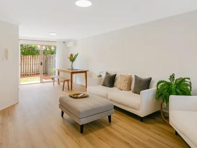 195/2 Falcon Way