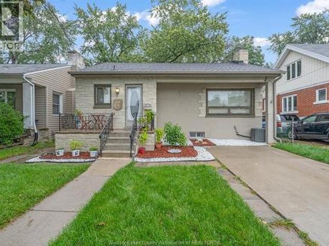 1952 Pillette, Windsor, ON, N8T 1P3 house for sale | Listing ID 26024 | Royal LePage