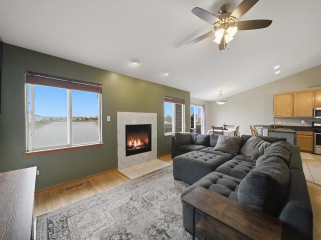 1952 Waters Edge Drive