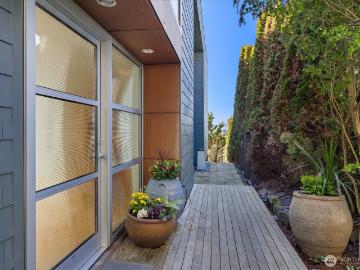 1953 9th Avenue W