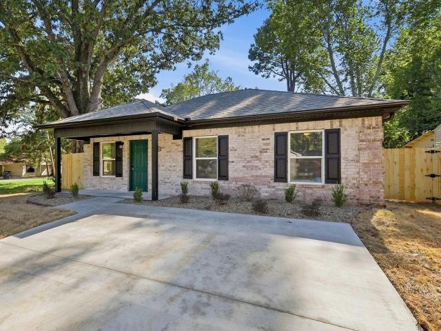 195 Roosevelt Road