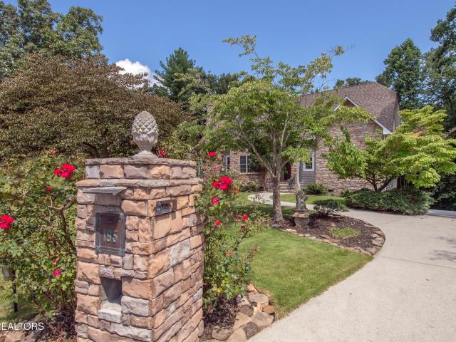 195 Cabot Lane