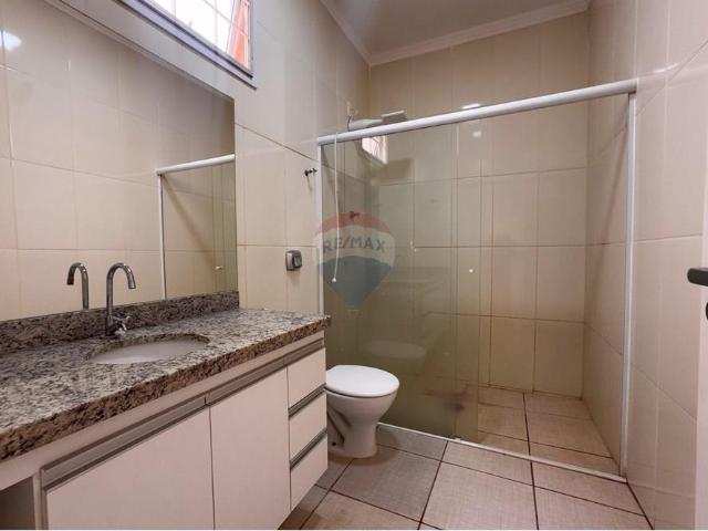 195 Área Útil Casa Alugar, 3 Dormitórios localizado em Rua Zéquinha de Abreu, 620, Parque Anhangüera, Ribeirão Preto, São Paulo, 14095520 | Brasil