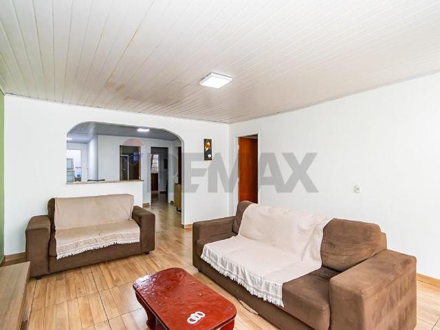 195 Área Útil Casa Alugar, 7 Dormitórios localizado em Rua Walter Jorge de Paiva, 147 Supermercado Jacomar Uberaba, Curitiba, Paraná, 81590170 | Brasil