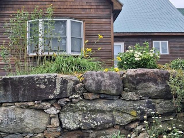 195 Beacon Hill Rd, Morristown, VT 05661