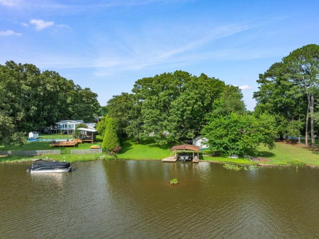 195 Lakewood Dr