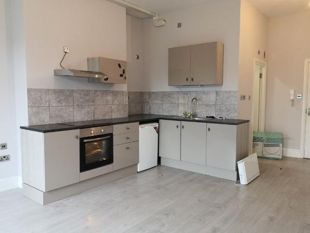 195 Urmston Lane, Manchester M32, Studio to rent, £750 pcm | PrimeLocation