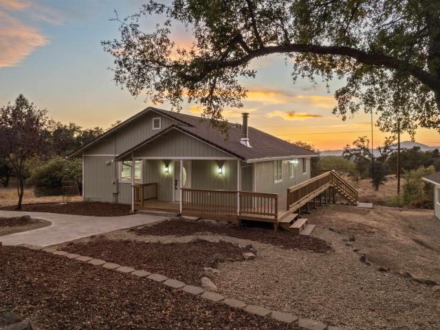 19676 Rawhide Rd