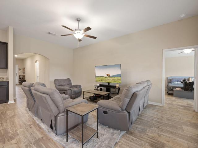 19601 Hubert R Humphrey Rd