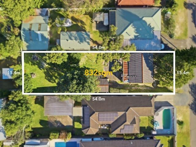 1960's COTTAGE ON LARGE BLOCK OF LAND, BLANK CANVAS TO BUILD OR DEVELOP STCA CLOSE TO TOWN, QUIET POSITION