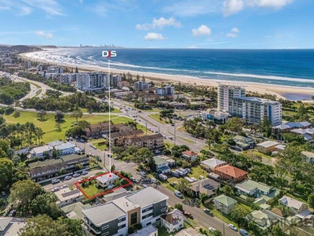 1960's KIRRA COTTAGE embrace or develop'