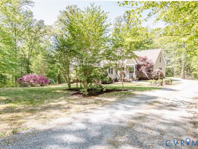 19614 Creek Side Dr, Spring Grove, VA 23881 | MLS #2610
