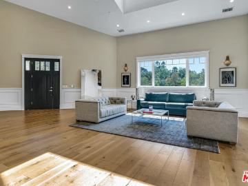 19633 Wells Dr, Tarzana, CA 91356 | MLS #26843