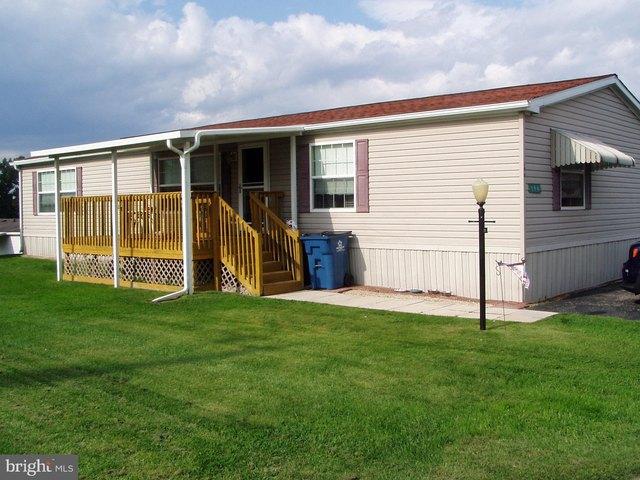 196 Country Ridge Dr, York, PA 17408