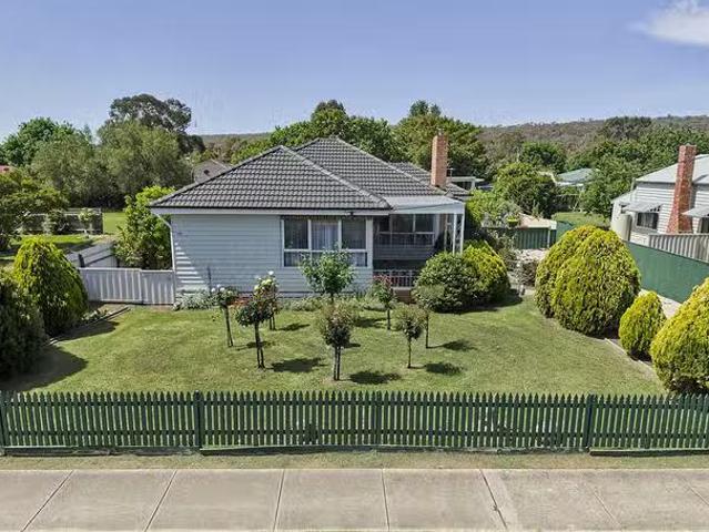 196 High Street, Heathcote, VIC 3523