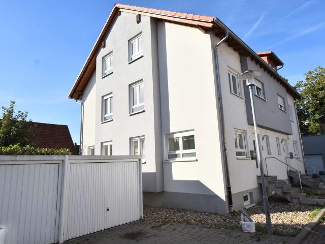 196 m² in ruhiger Sackgasse | 7 Zimmer, 3 Bäder, 2 Garagen + 2 Stellplätze | provisionsfrei