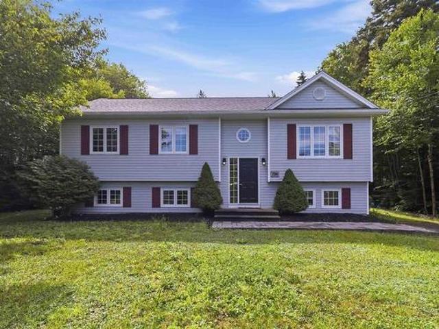 196 St. George Boulevard, Hammonds Plains, NS, B4B 1K7 house for sale | Listing ID 202618 | Royal LePage