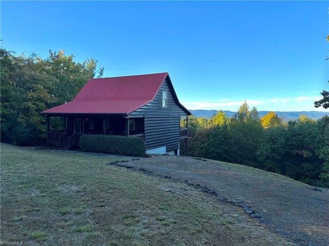196 Pisgah Ln, Boomer, NC 28606
