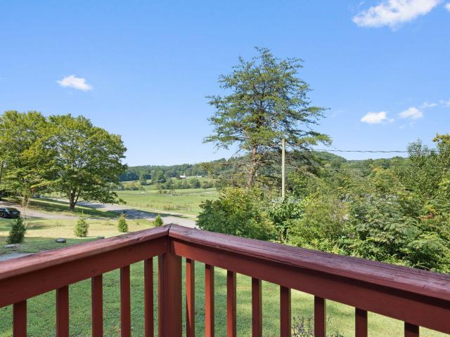 196 Rabbit Valley Road NW