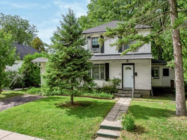 196 Rue Greenfield, Longueuil Greenfield Park, QC, J4V 2J5 house for sale | Listing ID 25602 | Royal LePage