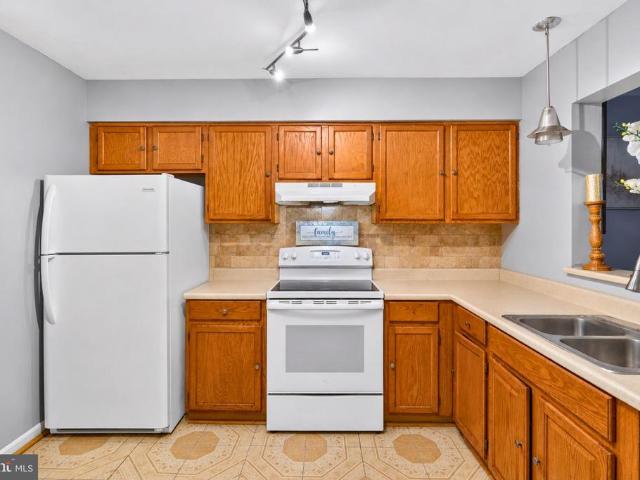 19704 Teakwood Circle # 74