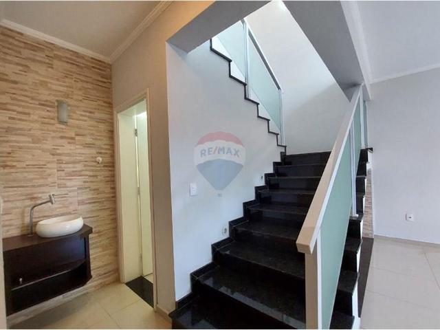 197.00 M² Sobrado Alugar, 3 Dormitórios localizado em Centro, Itapira, São Paulo, 13970 130 | Brasil