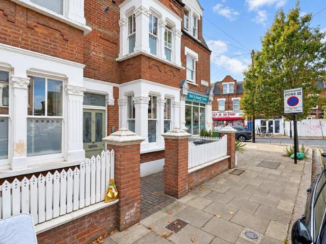 197 Acton Lane, Chiswick 2 bed flat to rent £2,200 pcm £508 pw
