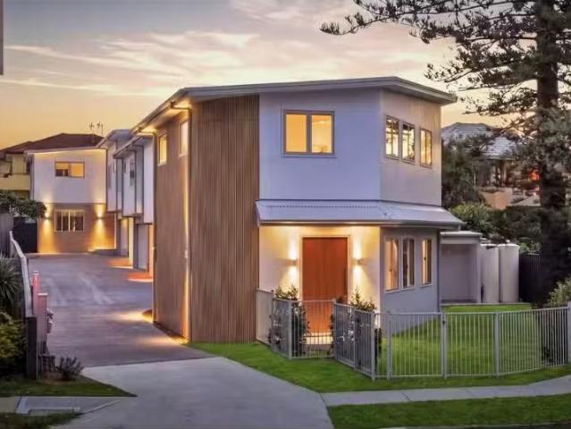 197 Bay Road, Toowoon Bay Townhouse for rent Listed by Mia Pa.