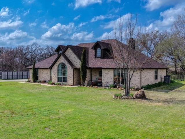 197 Savannah Dr, Weatherford, TX 76087