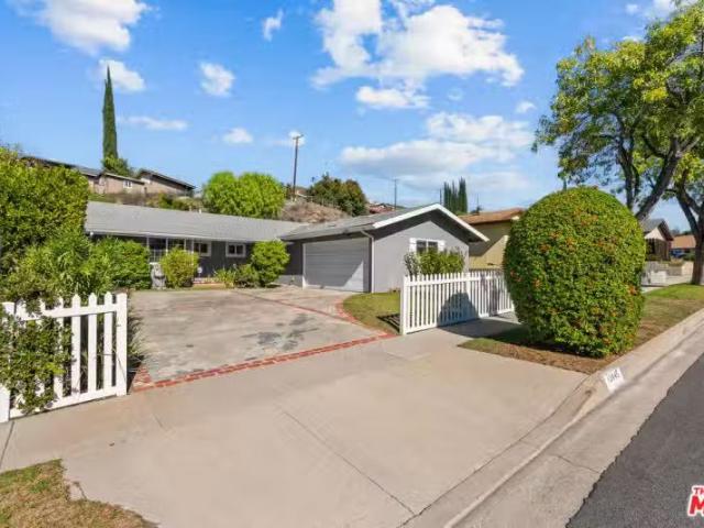 19845 STEINWAY ST, CANYON COUNTRY, CA 91351