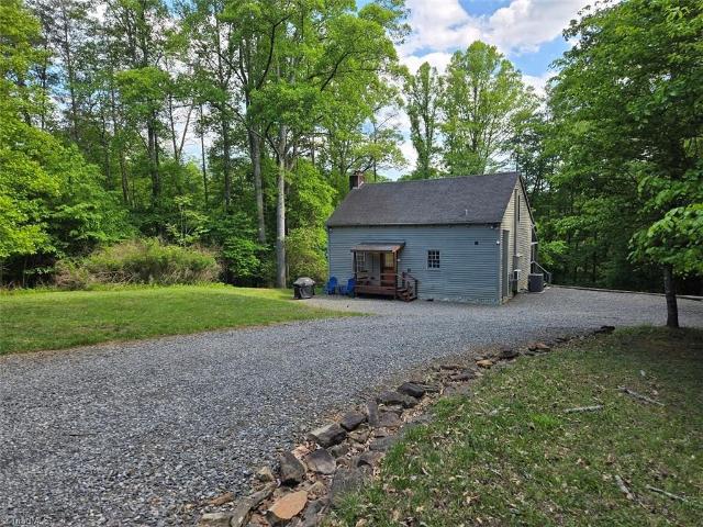 1984 Horseshoe Road