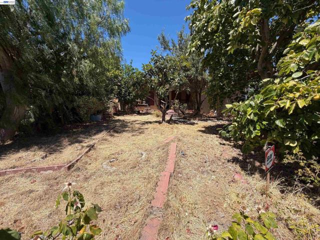 1988 Calaveras Dr