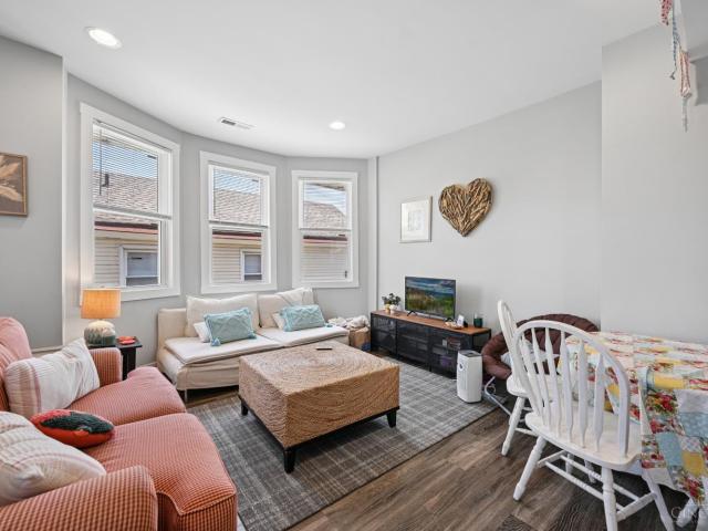 1988 Lexington Avenue