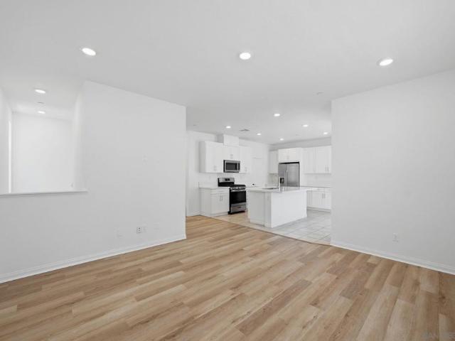 1989 Affinity Lane