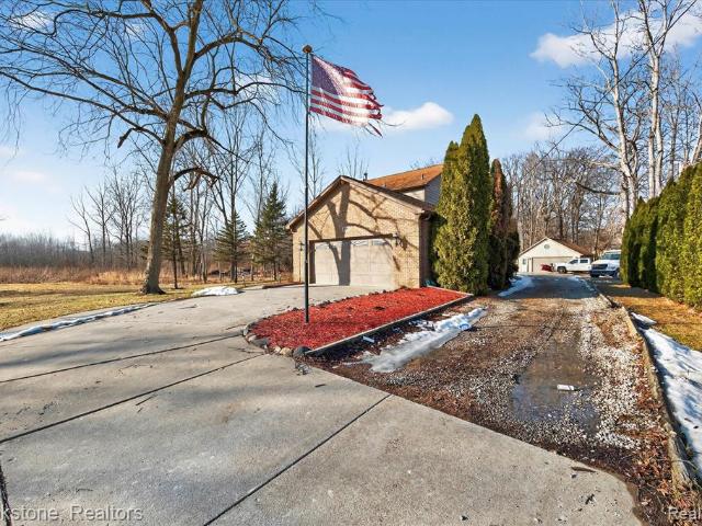 1980 Oakville Waltz Road