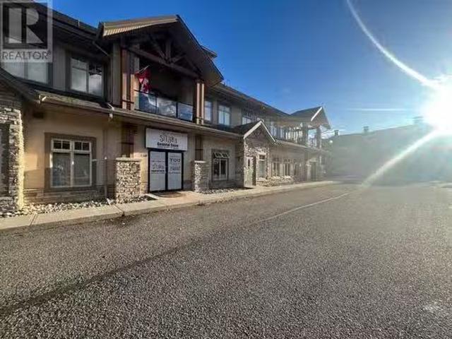 1980 Cooper Road Unit# 108, Kelowna, BC, V1Y 8K5 commercial.