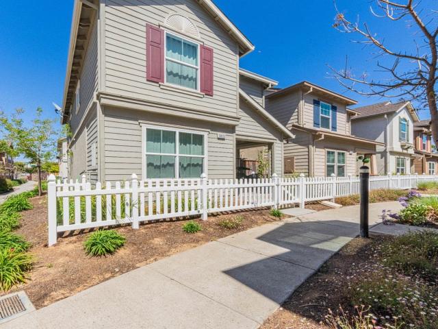 19832 Gabilan View Dr, Salinas, CA 93906 | MLS #ML82039